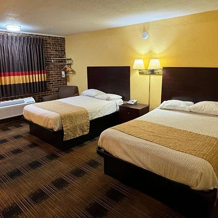 Travelodge By Wyndham Airport Platte City Екстер'єр фото