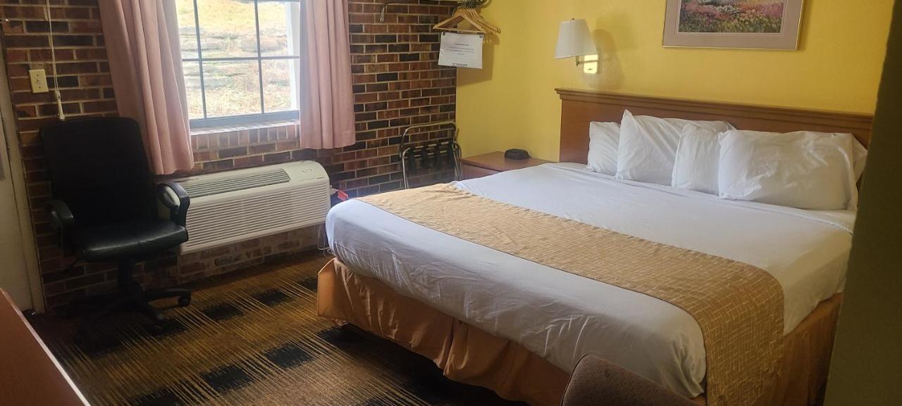 Travelodge By Wyndham Airport Platte City Екстер'єр фото