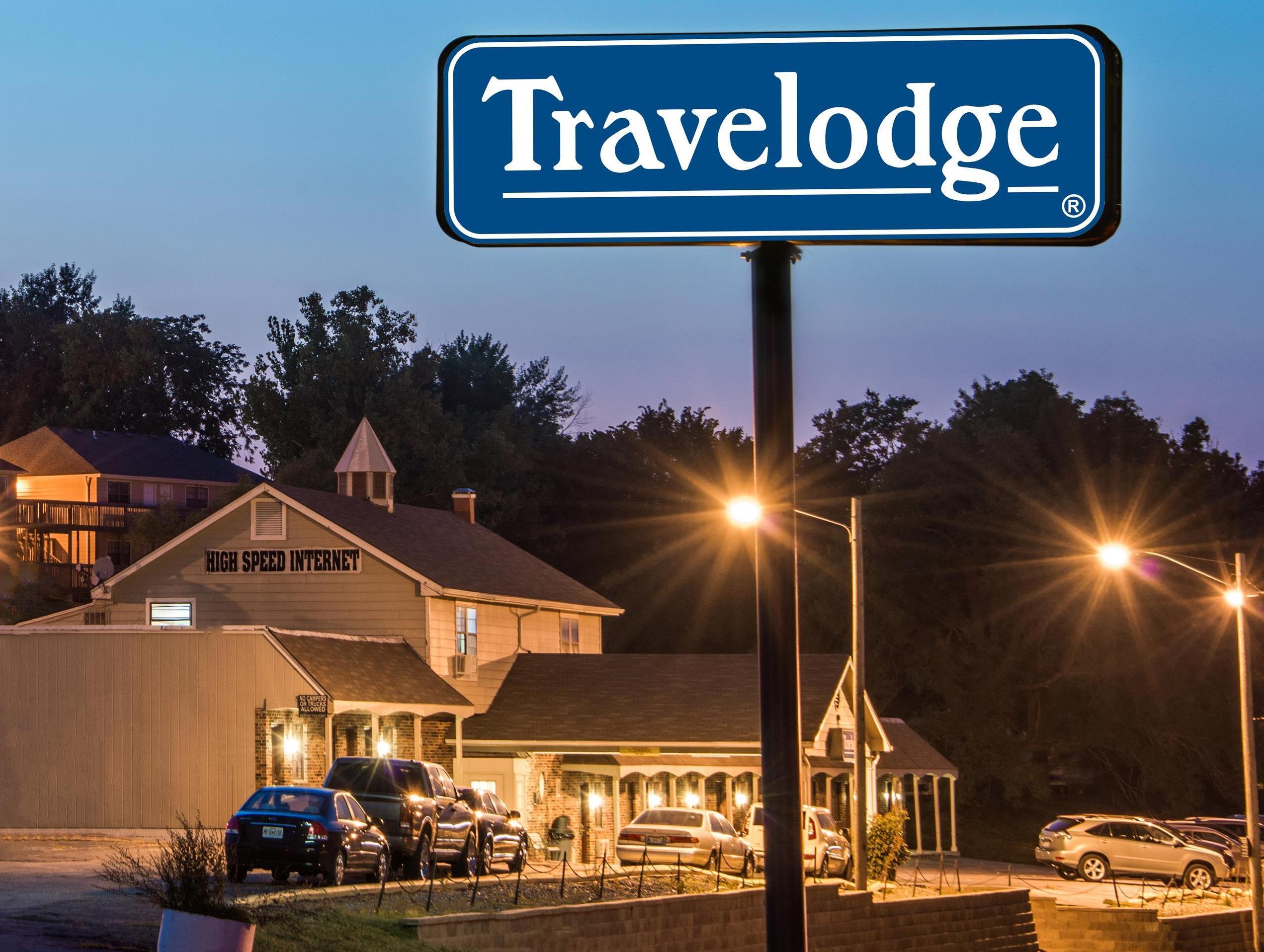 Travelodge By Wyndham Airport Platte City Екстер'єр фото