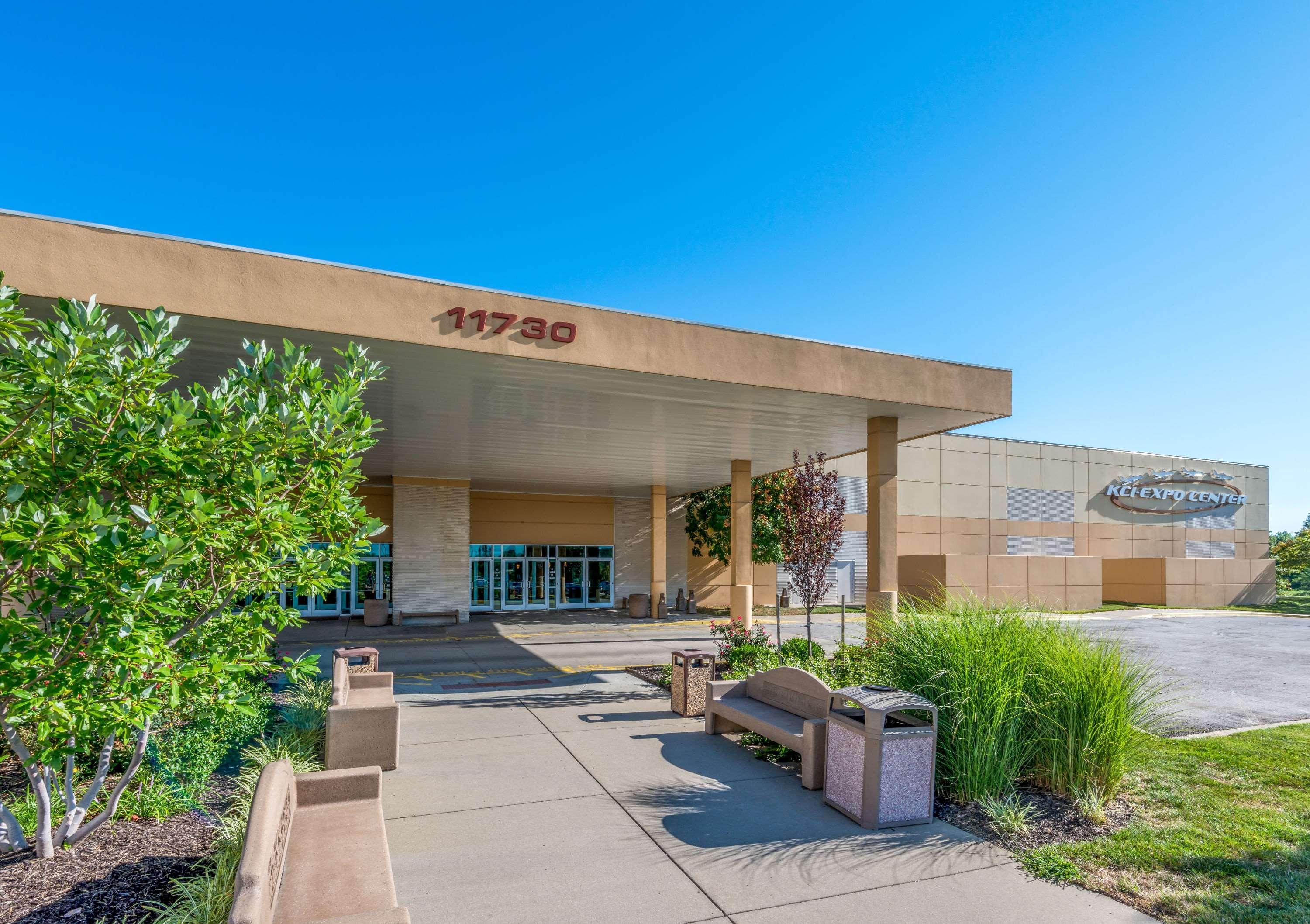 Travelodge By Wyndham Airport Platte City Екстер'єр фото
