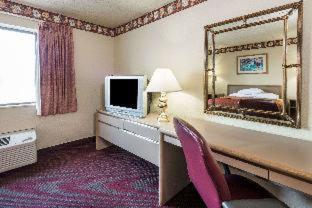 Travelodge By Wyndham Airport Platte City Номер фото
